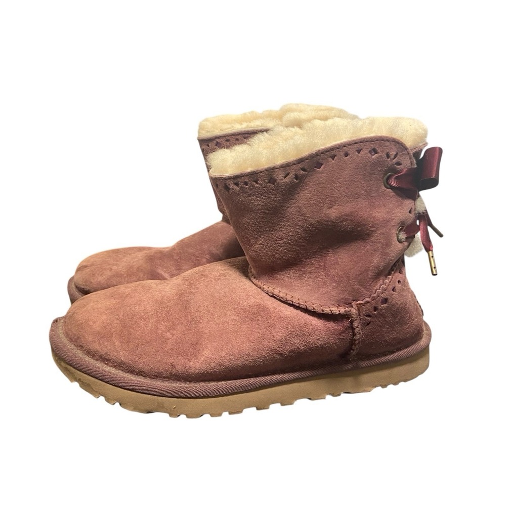 UGG Women's Size 6 Dixi Flora Perf Snow Boots Purple EUC